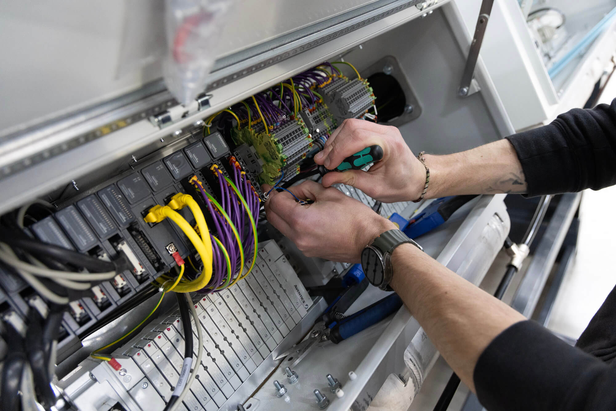 Services assemblage électronique MovNtec